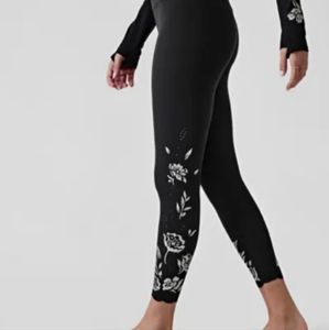 Athleta Elation Eyelet 7/8 leggings